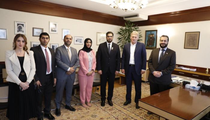 المتحدث باسم الرئاسة الروسية يستقبل وفد