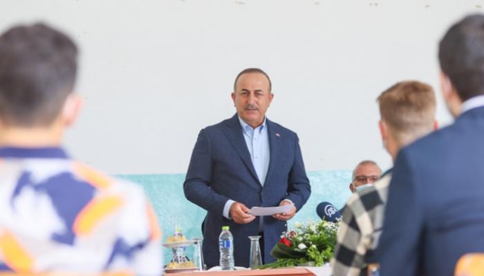 وزير الخارجية التركي مولود تشاوش أوغلو خلال زيارته إلى تراقيا