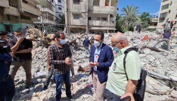 مدير عام الصليب الأحمر يزور أحياء مدمرة بغزة