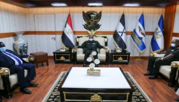 جانب من لقاء البرهان ووفد الوساطة الجنوبية