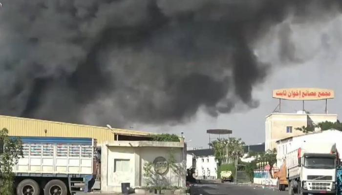 قصف حوثي سابق يتسبب بحريق واسع بالمجمع الصناعي