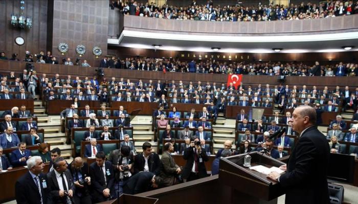 أردوغان خلال اجتماع لحزبه بالبرلمان