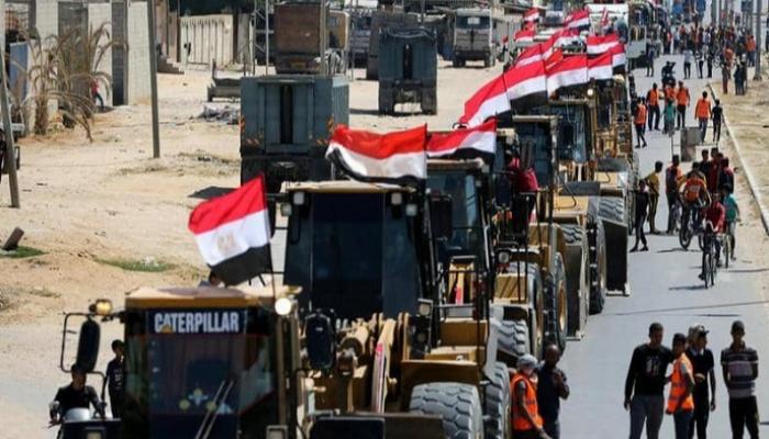 معدات مصرية مشاركة في إعادة إعمار قطاع غزة - أرشيفية