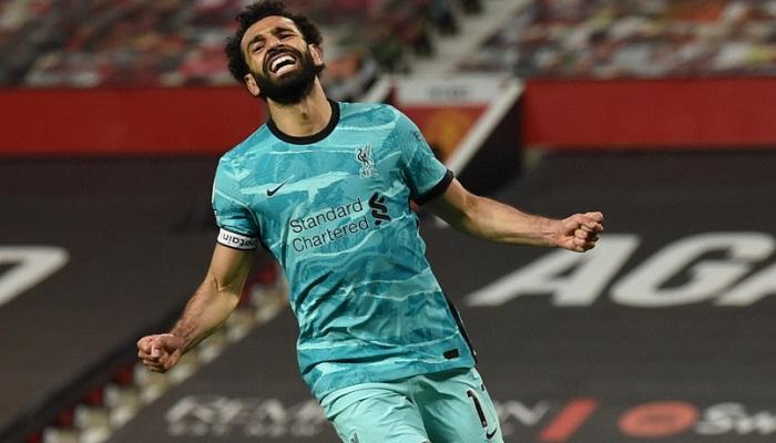 محمد صلاح يحمل شارة قيادة الريدز