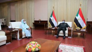 جانب من لقاء البرهان وعائشة السعيد 