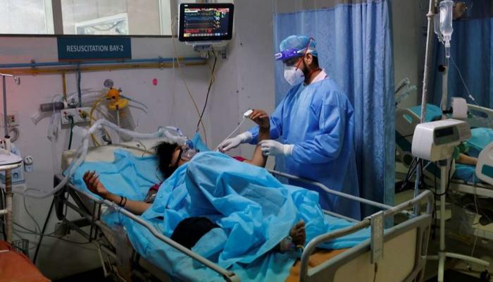 سيدة مصابة بأعراض كورونا الشديدة