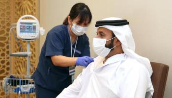 تطعيمات فيروس كورونا في الإمارات