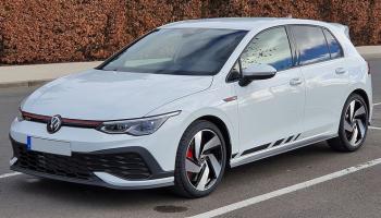 الأقوى ضمن فئة هاتشباك هو طراز Volkswagen Golf GTI