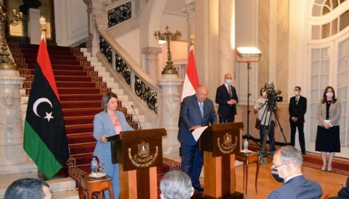 جانب من المؤتمر الصحفي المشترك بين شكري والمنقوش