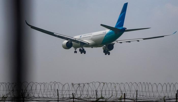 طائرة إيرباص A330-941 من شركة جارودا إندونيسيا تستعد للهبوط في مطار جاكرتا