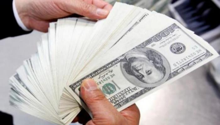 عملات ورقية من الدولار الأمريكي