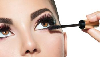الماسكارا المقاومة للماء تصمد أمام الدموع والعرق