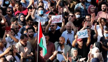 جانب من المظاهرات المطالبة برحيل السلطة الفلسطينية