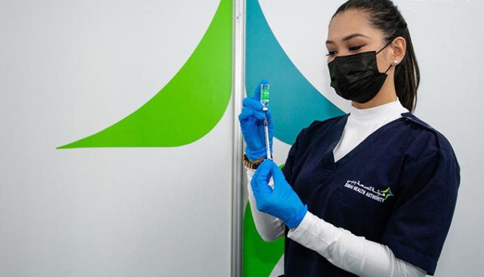 تطعيمات فيروس كورونا في الإمارات