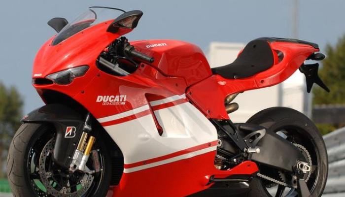  دراجة Ducati Desmosedici D16RR NCR M16 