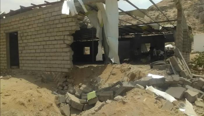 صورة متداولة على مواقع يمنية للقصف الذي طال المسجد