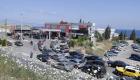 طوابير السيارات تختصر  أزمة لبنان