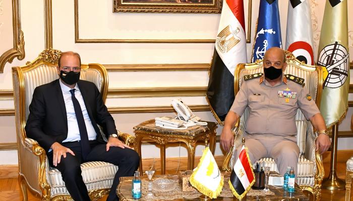وزير الدفاع المصري يلتقي نظيره القبرصى بالقاهرة
