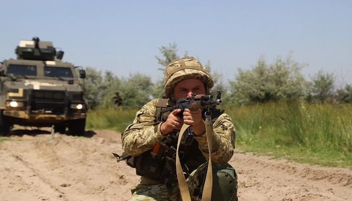 جندي أوكراني في منطقة القتال