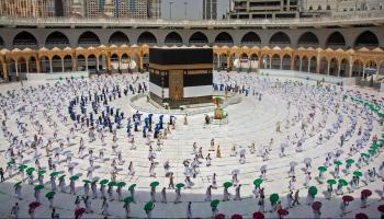 حجاج بيت الله يؤدون الفريضة خلال جائحة كورونا