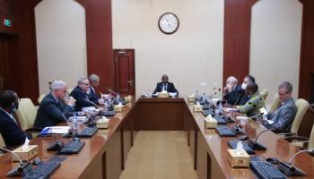 جانب من اجتماعات ممثلي الترويكا مع المسؤولين بالسودان