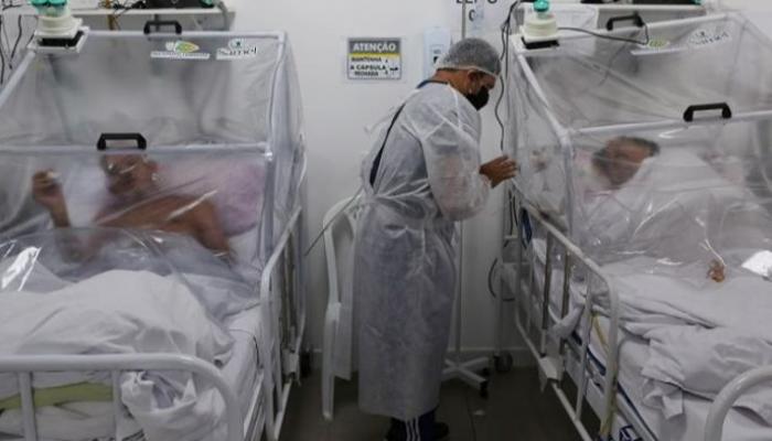مصابون بكورونا يتلقون العلاج في أحد المستشفيات- أرشيفية