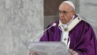 الفاتيكان يكشف حقيقة إصابة البابا فرنسيس بحمى