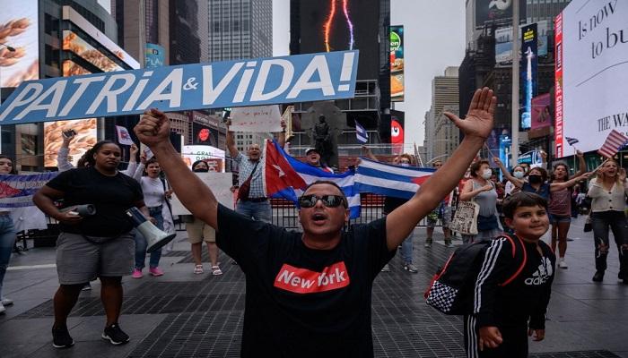 جانب من المظاهرات المناهضة للحكومة التي تشهدها كوبا-أ.ف.ب