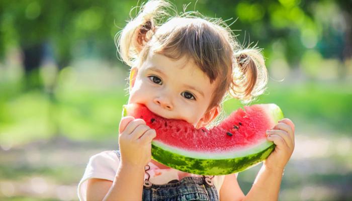 التغذية الصحية المناسبة للأطفال في الصيف