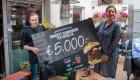 Dünyanın en pahalı hamburgeri 5 bin Euro'ya satıldı!