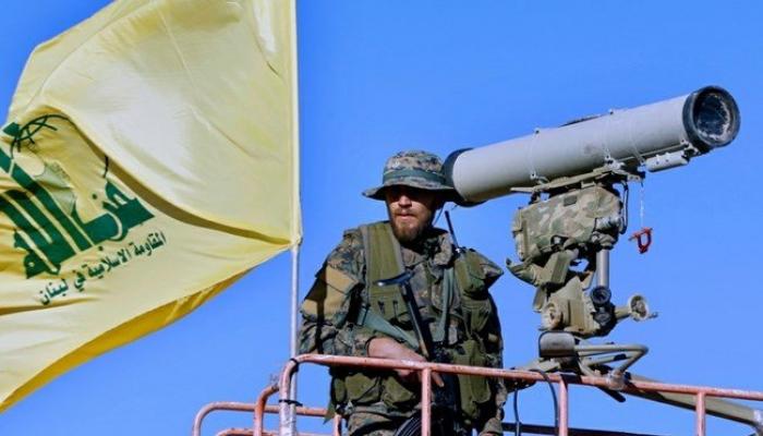 أحد عناصر مليشيات حزب الله اللبناني