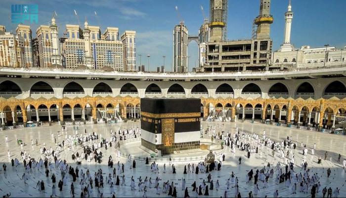بالصور أفواج الحجاج تتوافد إلى المسجد الحرام في يوم التروية