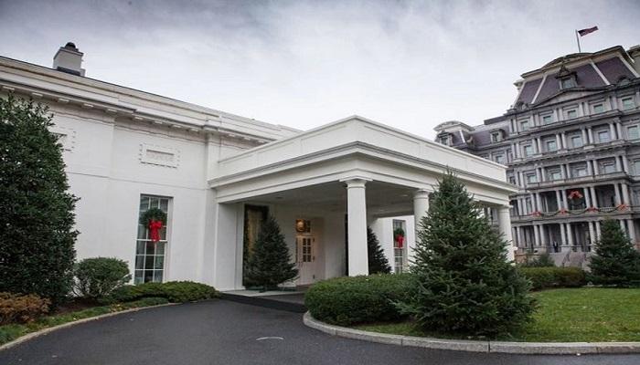 مدخل البيت الأبيض والحديقة الخاصة به