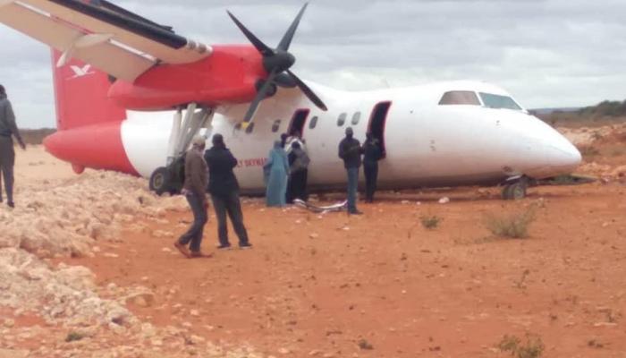 انحراف طائرة ركاب جنوب الصومال