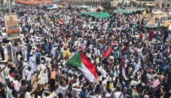 جانب من المظاهرات السودانية التي أسقطت نظام الإخوان