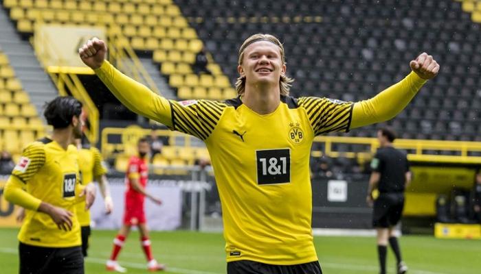إيرلينج هالاند مهاجم بروسيا دورتموند