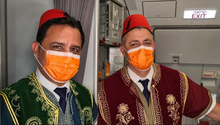 أفراد طاقم الطائرة الإسرائيلية المتوجهة إلى المغرب