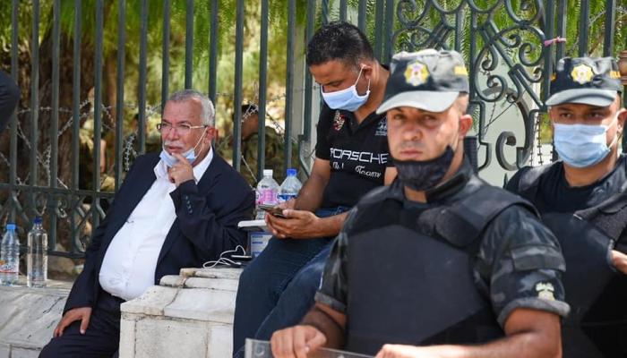 عناصر الأمن أمام برلمان تونس