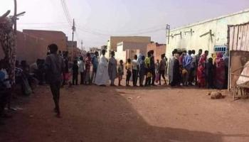 معاناة السودانيين من أجل الحصول على الخبز