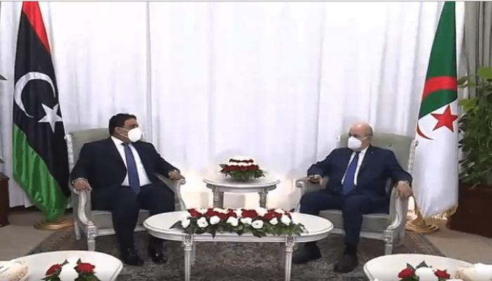 جانب من المباحثات بين الرئيس الجزائري ورئيس المجلس الرئاسي الليبي
