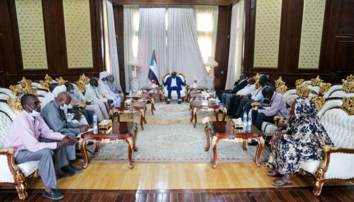 جانب من اجتماع عضو السيادة ومنظمة رعاية السودانيين