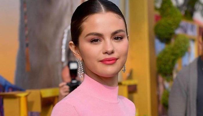 الممثلة والمغنية الأمريكية سيلينا جوميز