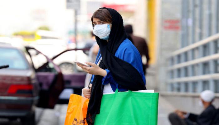الإيرانيون يحاولون الفرار بعد تقييد الإنترنت ومنصات التواصل