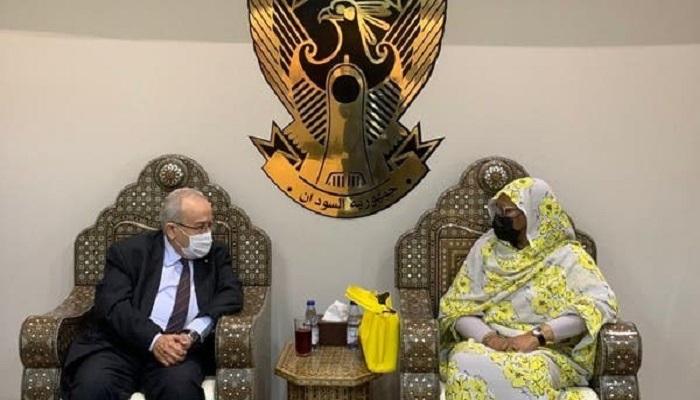 وزيرة الخارجية السودانية خلال لقاء نظيرها الجزائري