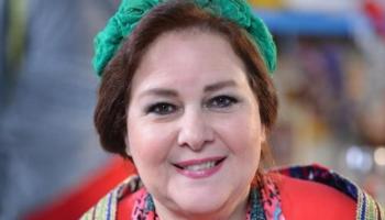 الفنانة دلال عبدالعزيز