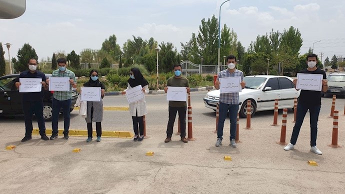 تجمع اعتراضی پزشکان در کرمان