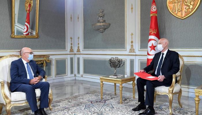 قيس سعيد خلال استقباله محافظ البنك المركزي