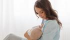 هل لقاحات كورونا آمنة مع الرضاعة الطبيعية؟ طبيب يوضح
