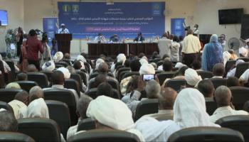 مدير وزارة التربية في الخرطوم خلال مؤتمر صحفي