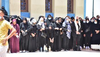 مشهد من جنازة دلال عبد العزيز 